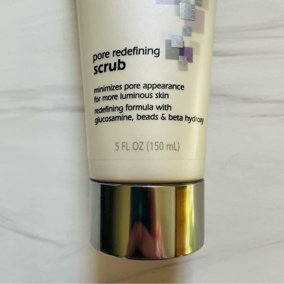 Olay Definity Pore Redefining Scrub- 5fl-Never Used- Rare and Discontinued - Picture 4 of 7